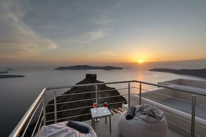 Pearl on the Cliff Hotel & Suites