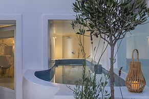 Pearl on the Cliff Hotel & Suites