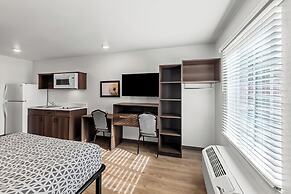 WoodSpring Suites Austin North I-35