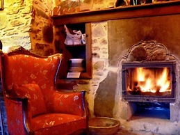 Terrace Houses Sirince - Fig, Olive Clockmakers and Grapevine