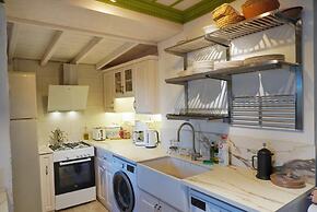 Terrace Houses Sirince - Fig, Olive Clockmakers and Grapevine