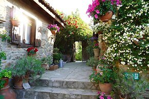 Terrace Houses Sirince - Fig, Olive Clockmakers and Grapevine