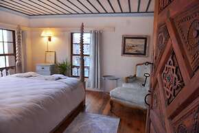 Terrace Houses Sirince - Fig, Olive Clockmakers and Grapevine