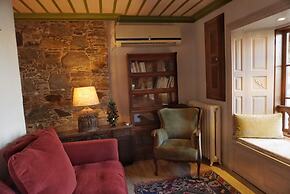 Terrace Houses Sirince - Fig, Olive Clockmakers and Grapevine