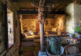 Terrace Houses Sirince - Fig, Olive Clockmakers and Grapevine