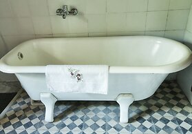 Terrace Houses Sirince - Fig, Olive Clockmakers and Grapevine