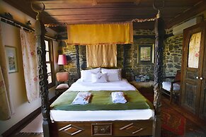 Terrace Houses Sirince - Fig, Olive Clockmakers and Grapevine