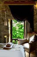 Terrace Houses Sirince - Fig, Olive Clockmakers and Grapevine