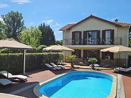 Hullám Villa