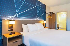 Comfort Suites Kelowna