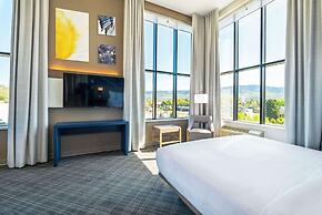 Comfort Suites Kelowna