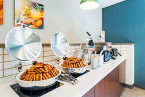 Comfort Suites Kelowna