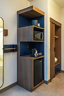 Comfort Suites Kelowna