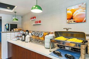 Comfort Suites Kelowna