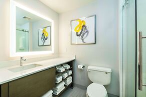 Comfort Suites Kelowna