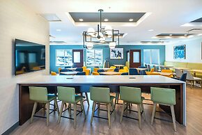 Comfort Suites Kelowna