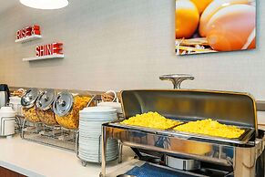 Comfort Suites Kelowna