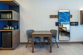 Comfort Suites Kelowna