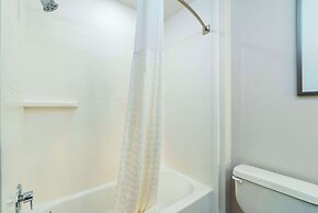 Comfort Suites Kelowna