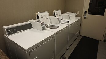 Comfort Suites Kelowna