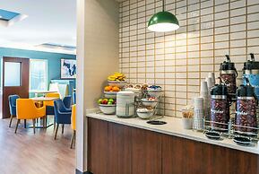 Comfort Suites Kelowna