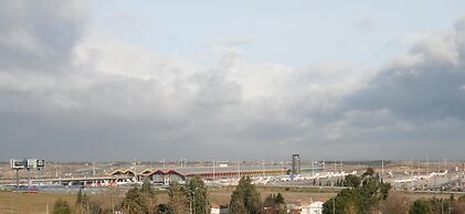 Hotel Tach Madrid Airport