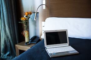 Hotel Tach Madrid Airport