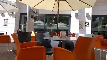 Hotel Tach Madrid Airport