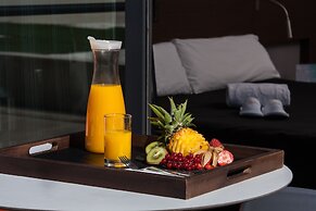 Hotel Tach Madrid Airport