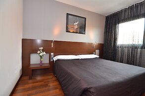 Hotel Tach Madrid Airport