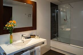 Hotel Tach Madrid Airport