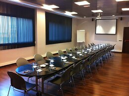 Hotel Tach Madrid Airport