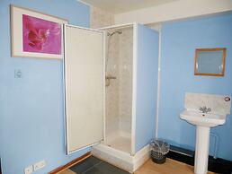 Kensal Green Backpackers 1