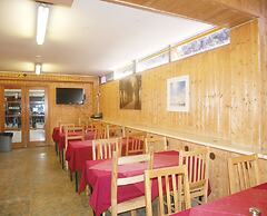 Kensal Green Backpackers 1