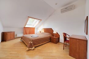 Hotel Monplaisir