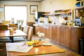 Service Plus Inns & Suites Drayton Valley