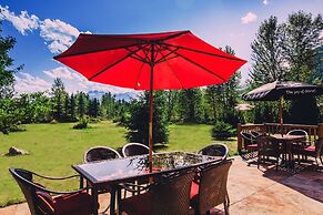 Glacier House Resort