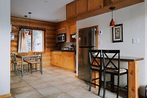 Glacier House Resort