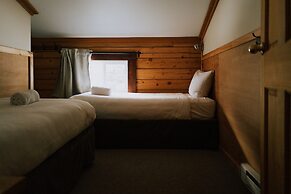 Glacier House Resort