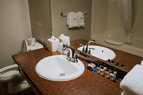 Glacier House Resort