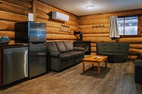 Glacier House Resort