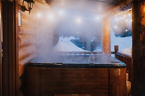 Glacier House Resort