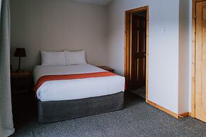 Glacier House Resort