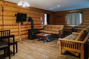 Glacier House Resort