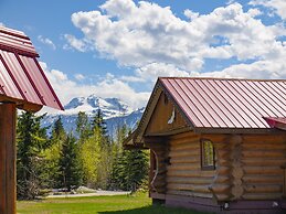 Glacier House Resort