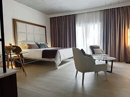 King Jason Paphos - Designed for Adults By Louis Hotels