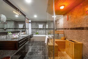 Muong Thanh Luxury Song Han Hotel