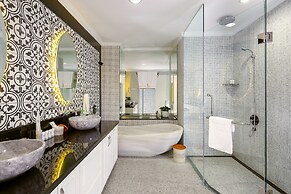 Muong Thanh Luxury Song Han Hotel