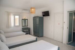 Ikaros Studios & Apartments