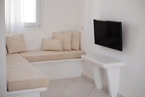 Ikaros Studios & Apartments